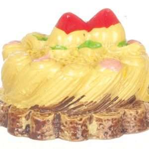 White Cake with Strawberries Miniature